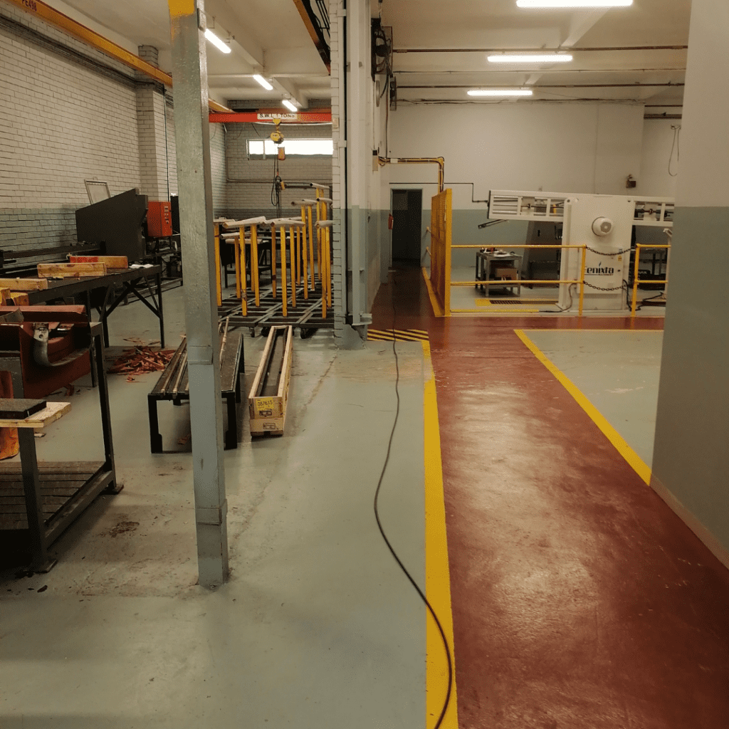 Marthinusen & Coutts fibre splicing by local it guy indoor